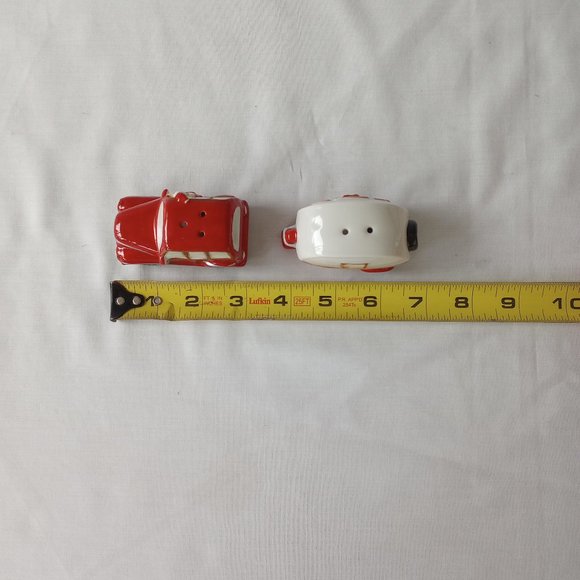 NWT Ceramic Red Vehicle & Camping Trailer Salt & Pepper Set- - Picture 9 of 13